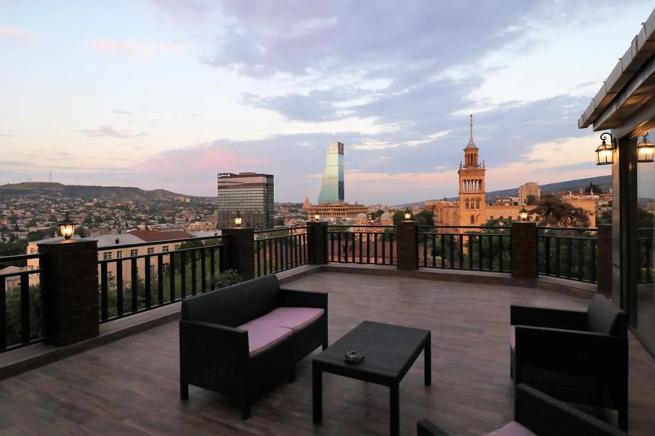 Peto'S Huge Furnished Terrace Apartment Tbilisi 0*,  Georgia