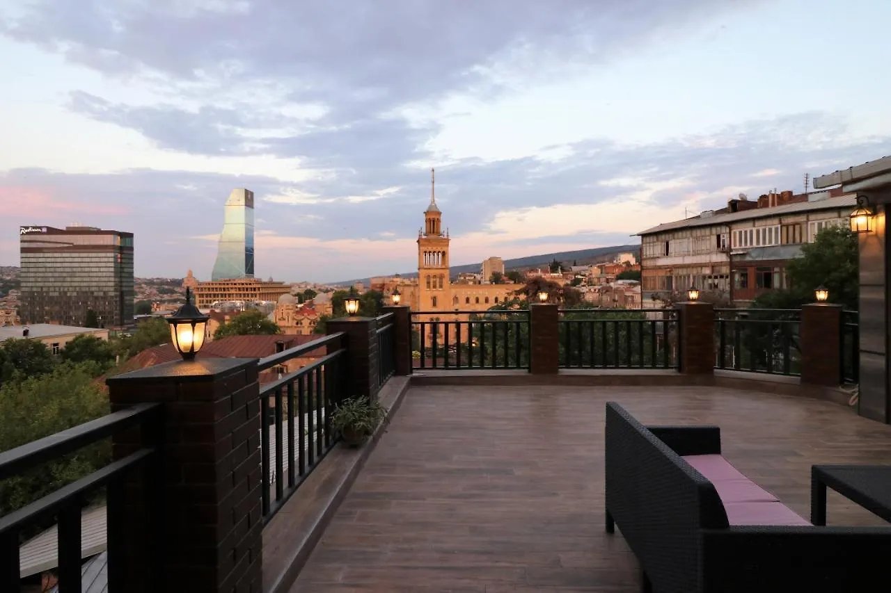 Peto'S Huge Furnished Terrace Apartment Tbilisi 0*,  Georgia